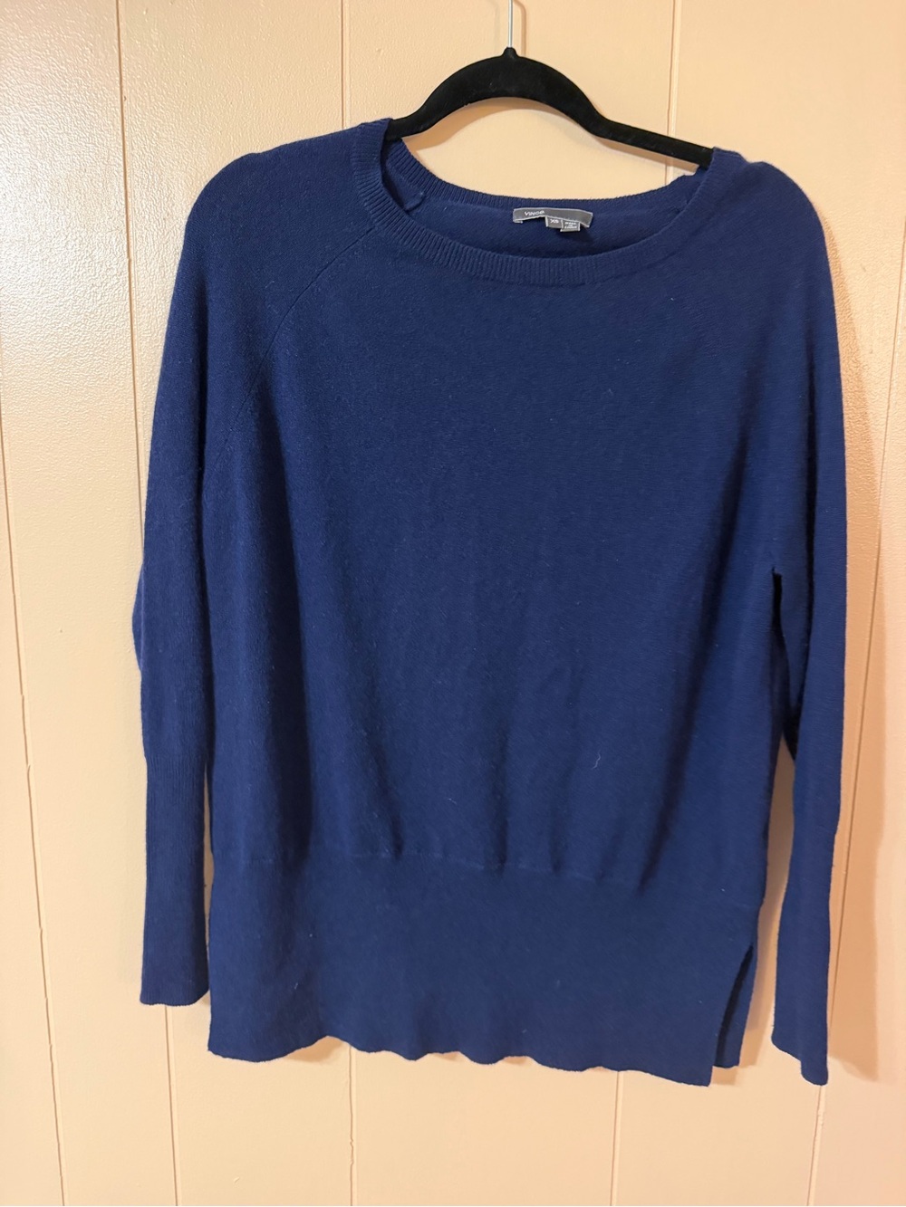 Vince. Blue cashmere sweater